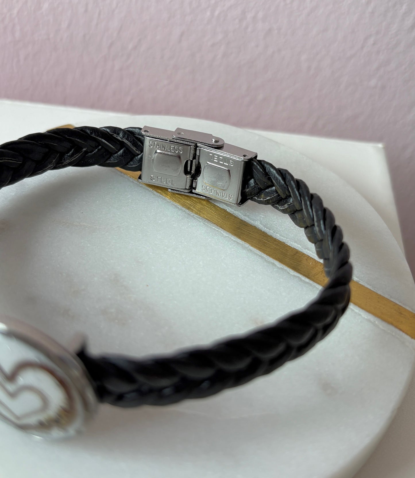 Kunstlederarmband mit Haaren