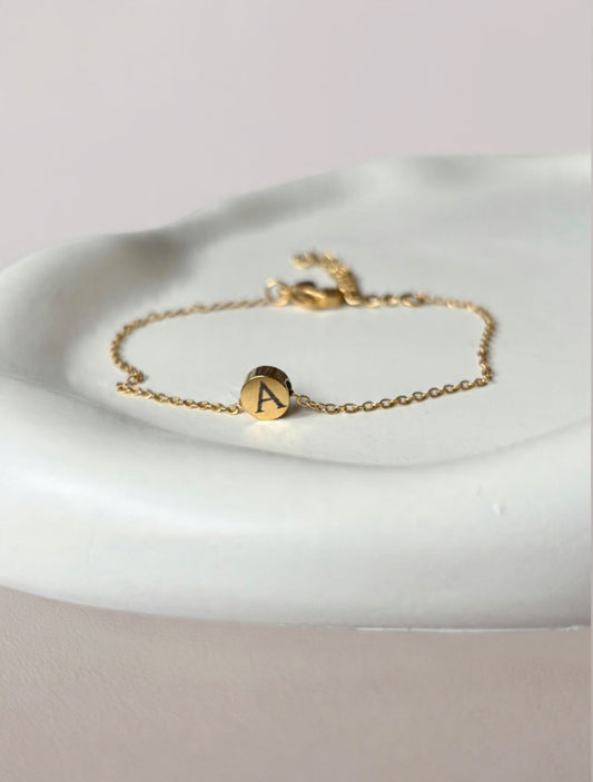 Armkette mit Buchstabenperle