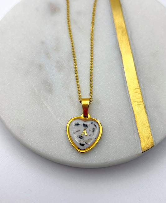 Herz Halskette mit Tierkralle oder Nabelschnur und Buchstabe