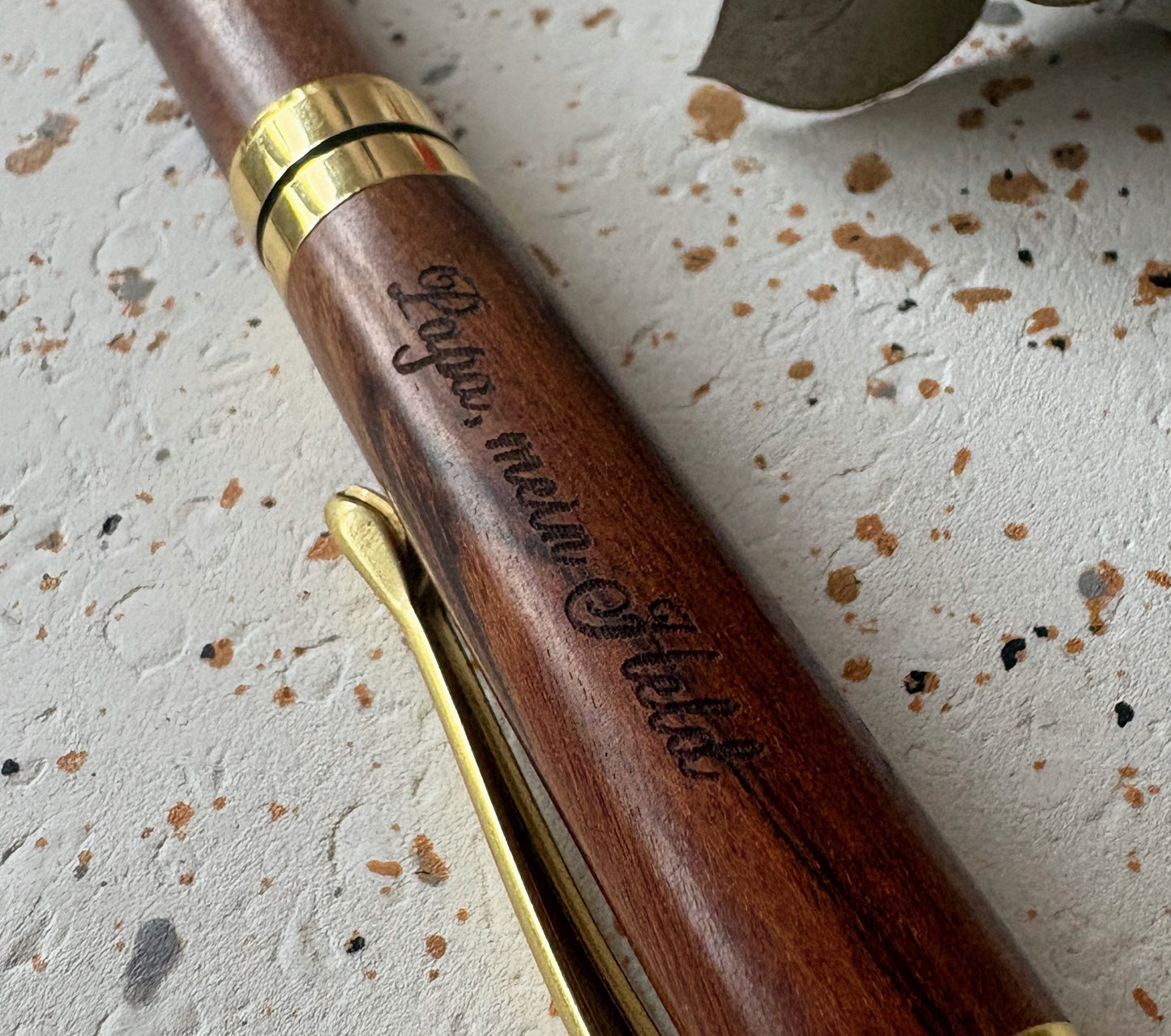 Hochwertiger Holzkugelschreiber personalisiert