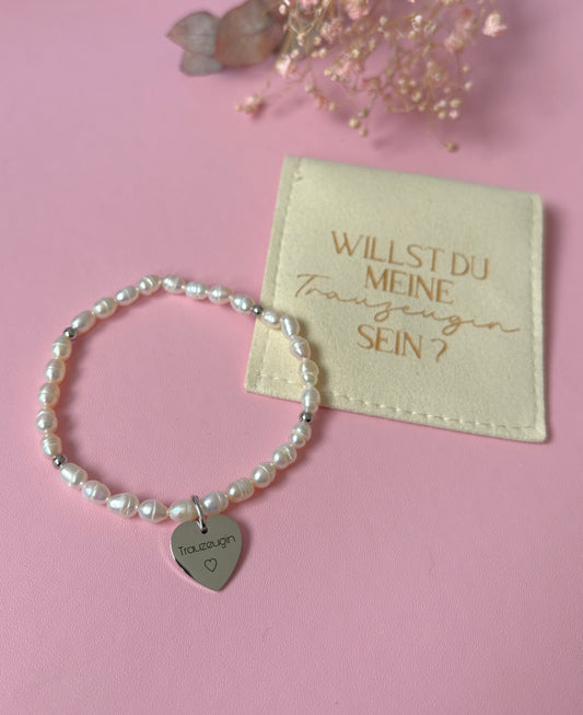 Trauzeugin Süßwasserperlenarmband mit Herzanhänger und Beutel