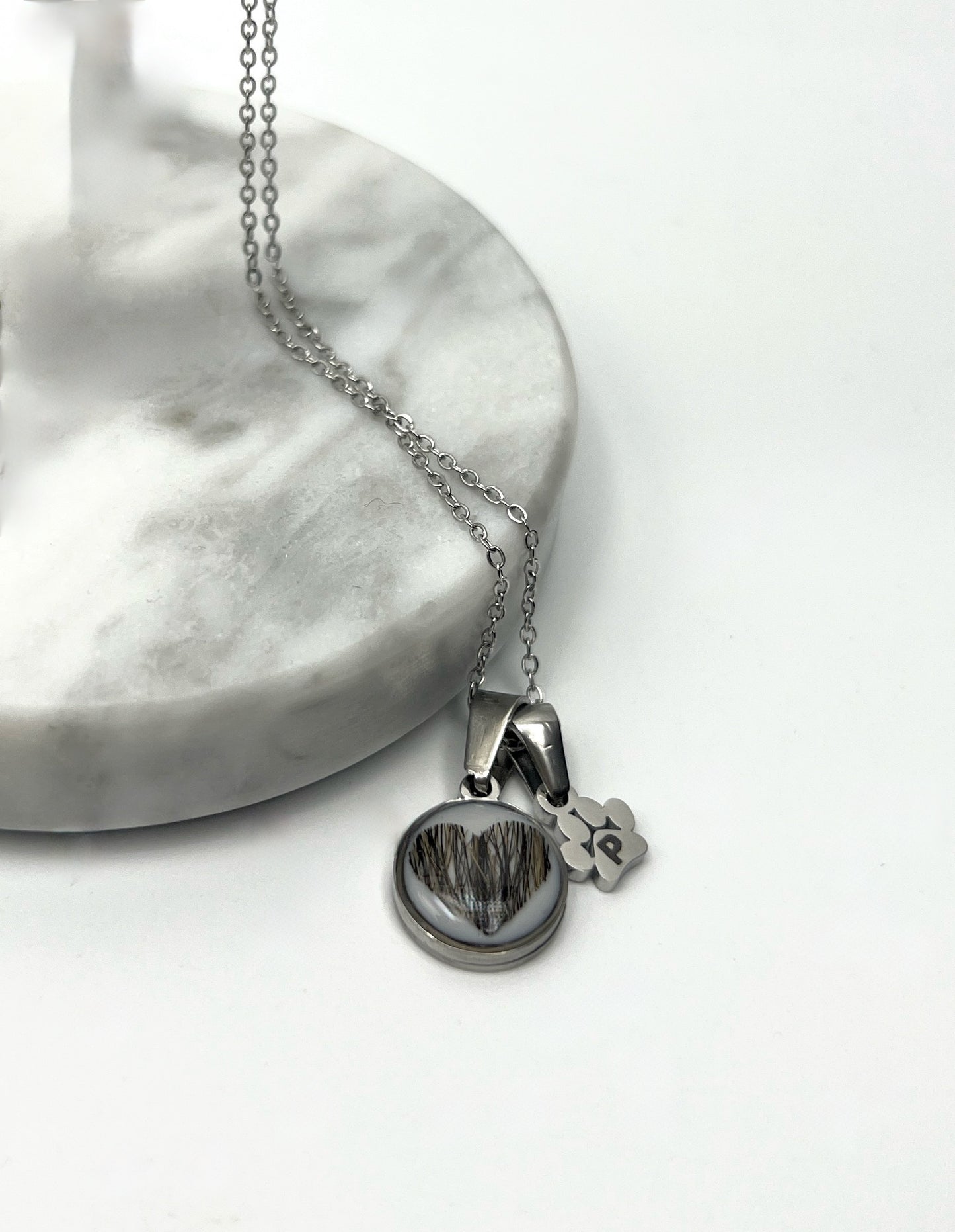 Halskette mit Haaren als Herz mini mit Pfotenanhänger