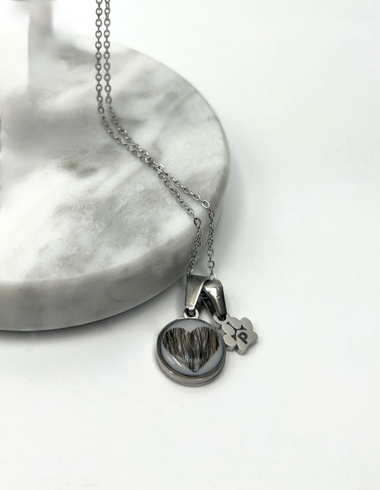 Halskette mit Haaren als Herz mini mit Pfotenanhänger