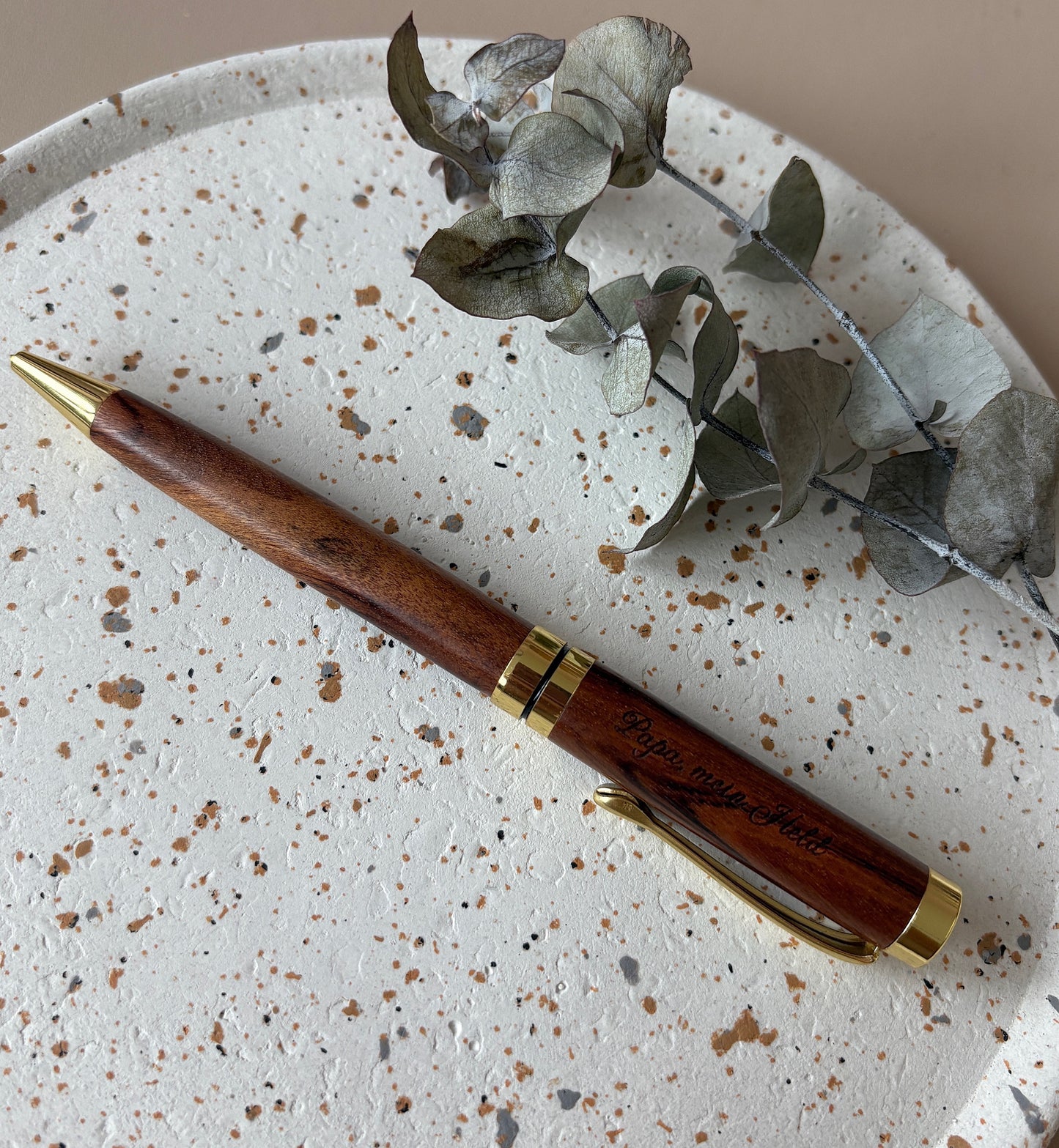 Hochwertiger Holzkugelschreiber personalisiert