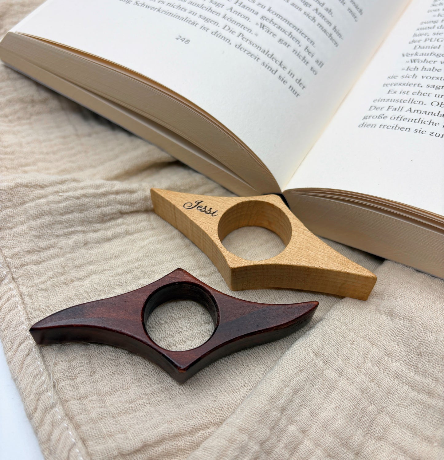 Buchseitenhalter Holz