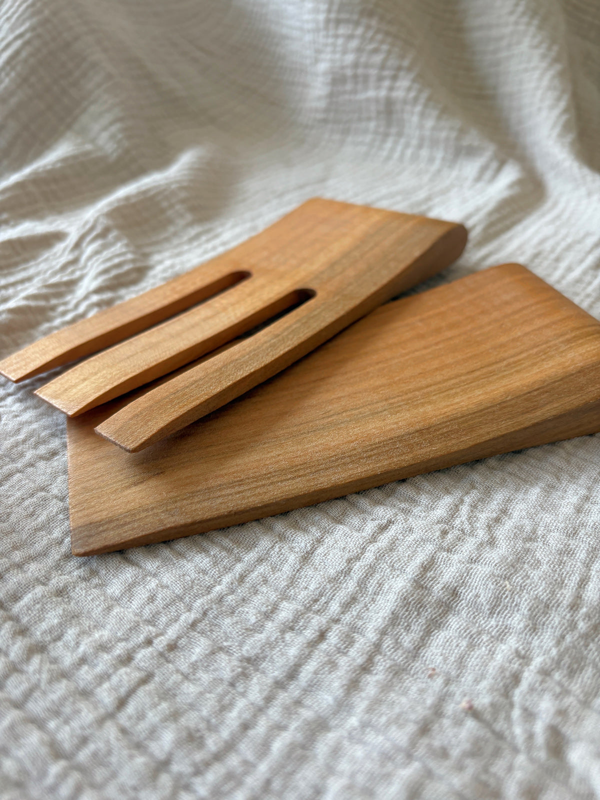 Designer Salatbesteck aus Kirschholz