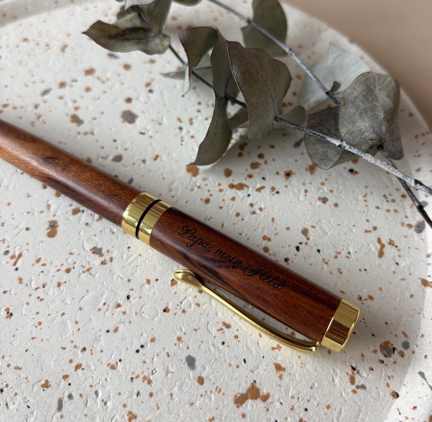 Hochwertiger Holzkugelschreiber personalisiert